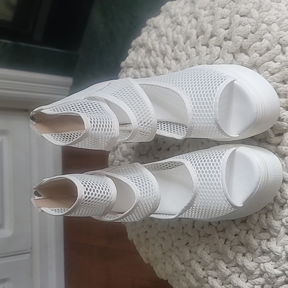 Mesh Wedges NWOT - Picture 4 of 4
